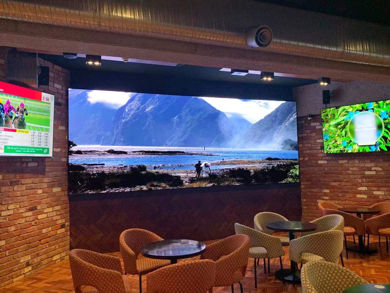 P1.56 Small Pixel Pitch LED Video Wall for Conference Rooms